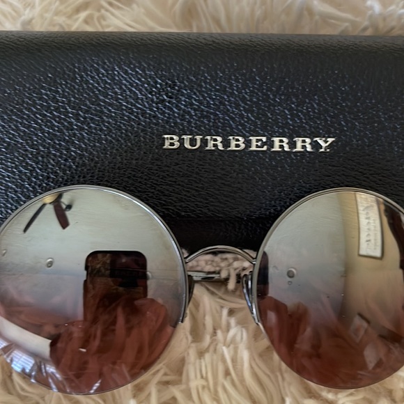 BURBERRY Round Sunglasses - Picture 5 of 7
